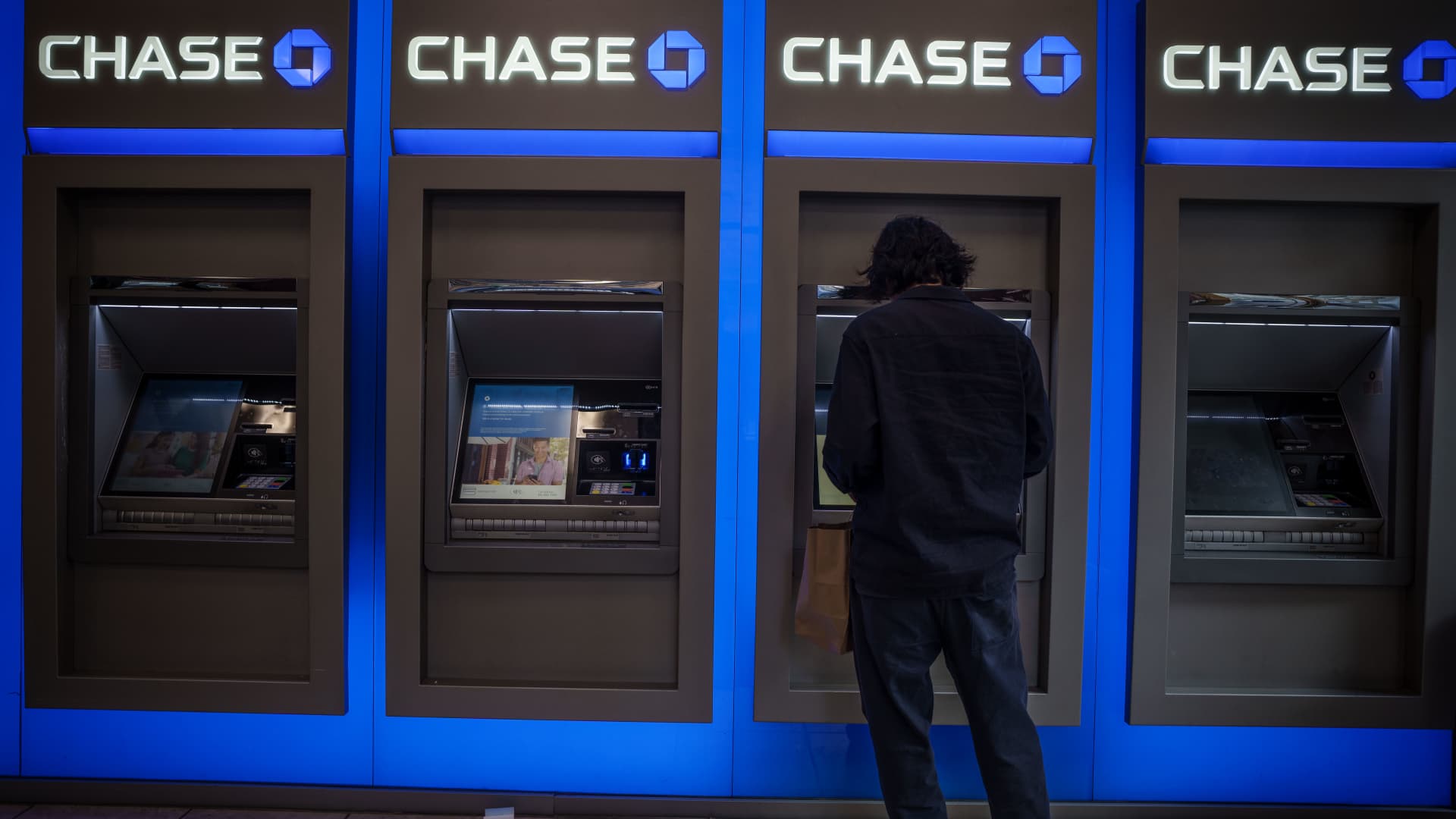 JPMorgan begins suing customers who allegedly stole thousands of dollars in ‘infinite money glitch’