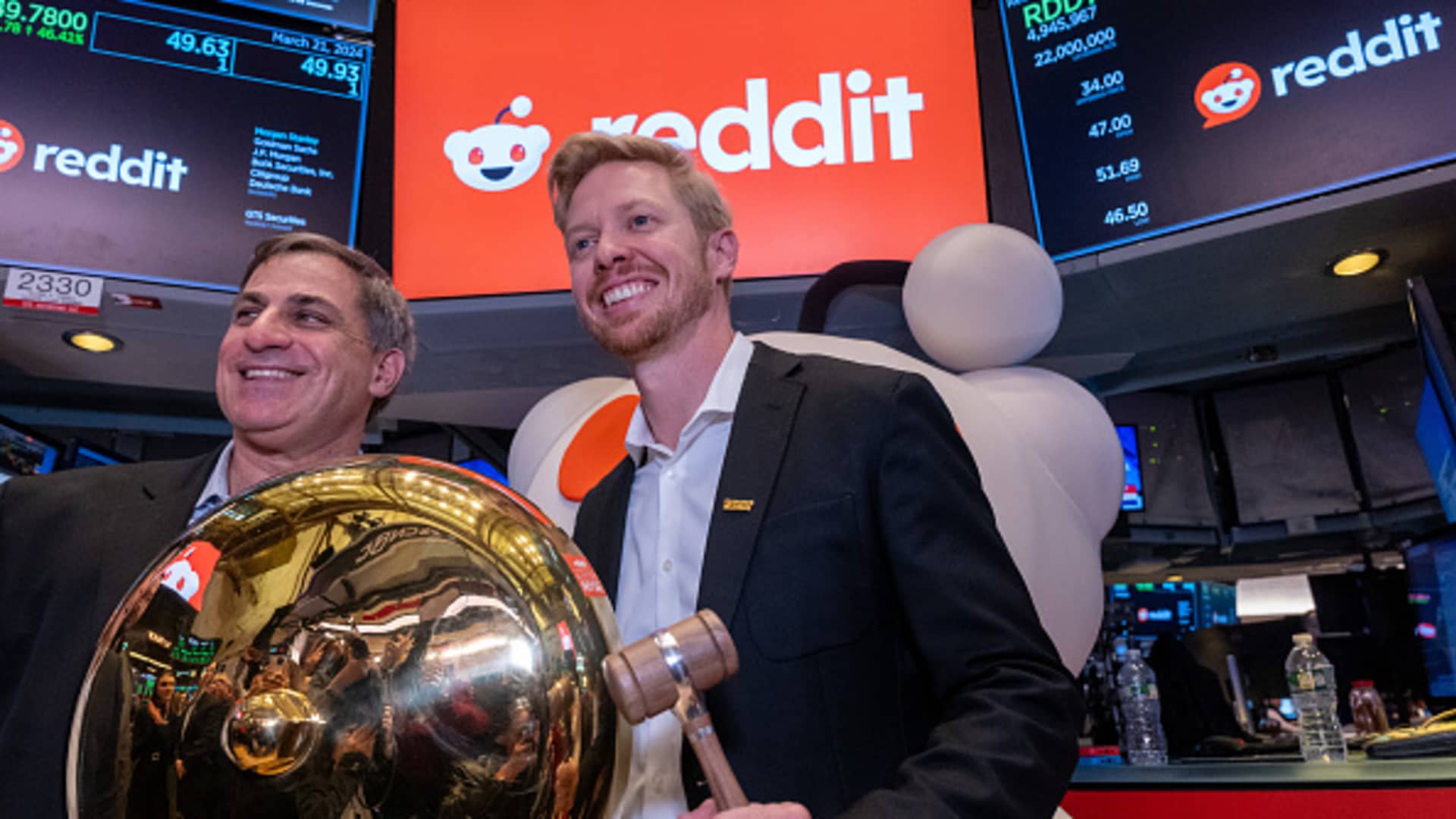 reddit-shares-soar-22%-on-earnings-beat-and-better-than-expected-forecast