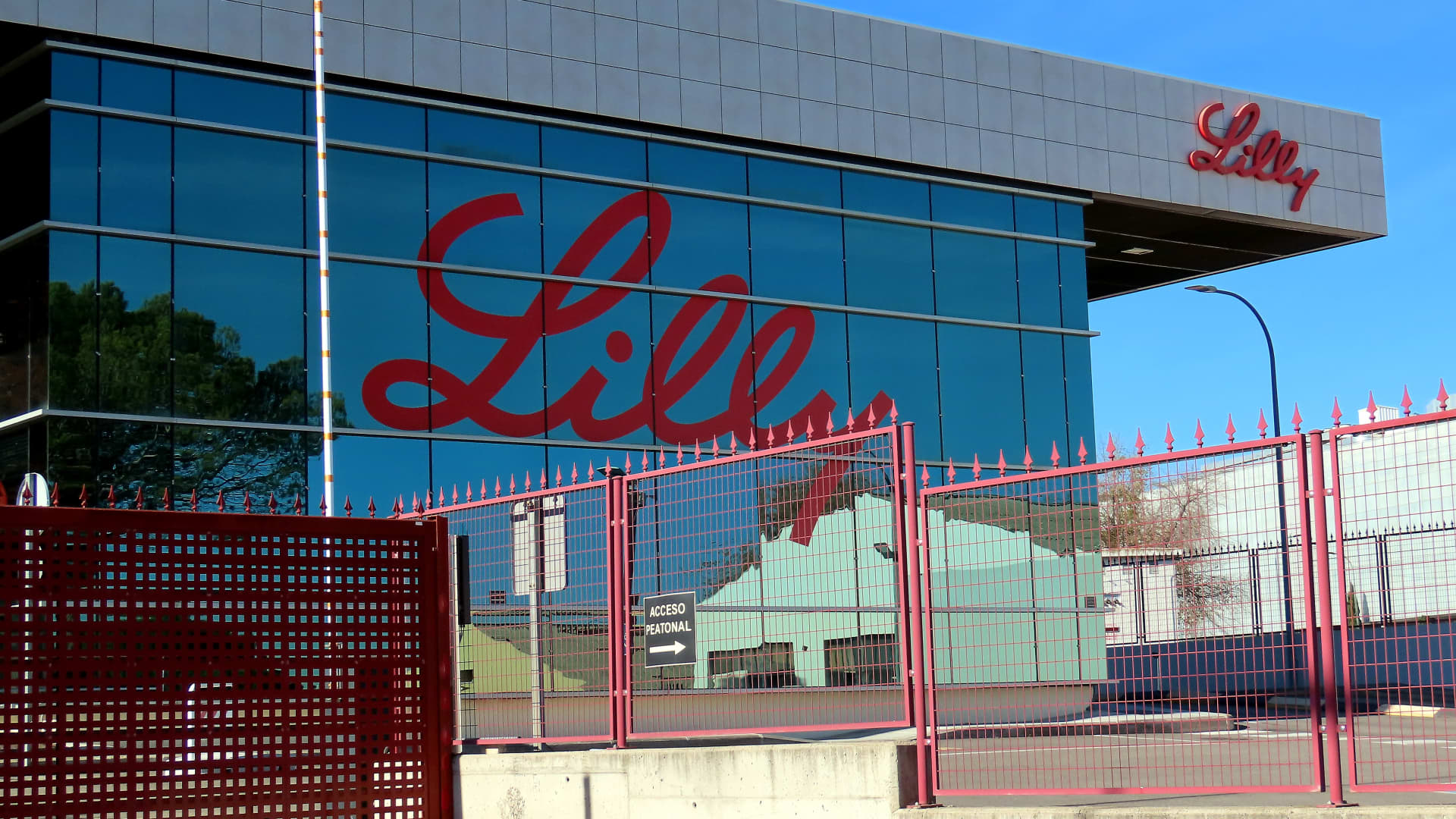 eli-lilly’s-quarter-was-messy.-what-to-do-with-the-stock-is-more-clear-cut