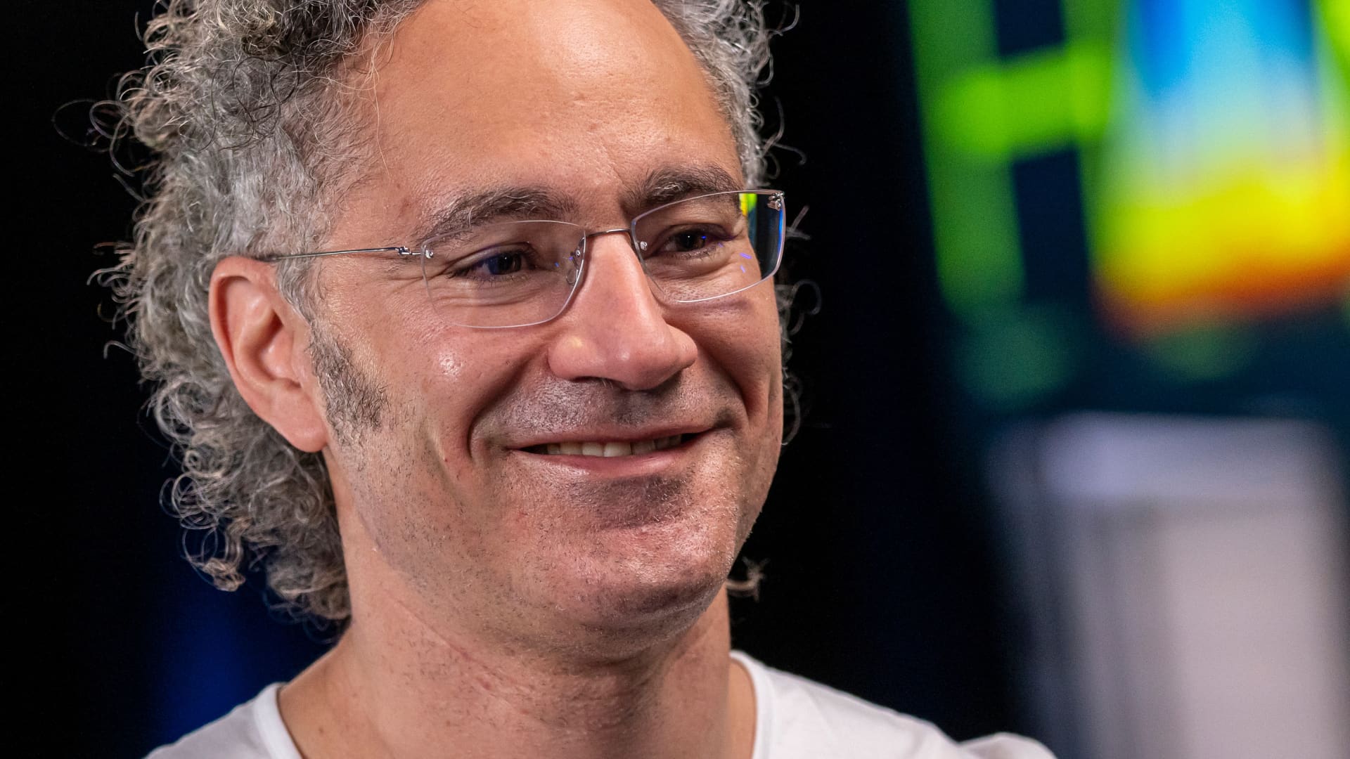 palantir-shares-surge-on-rosy-revenue-outlook