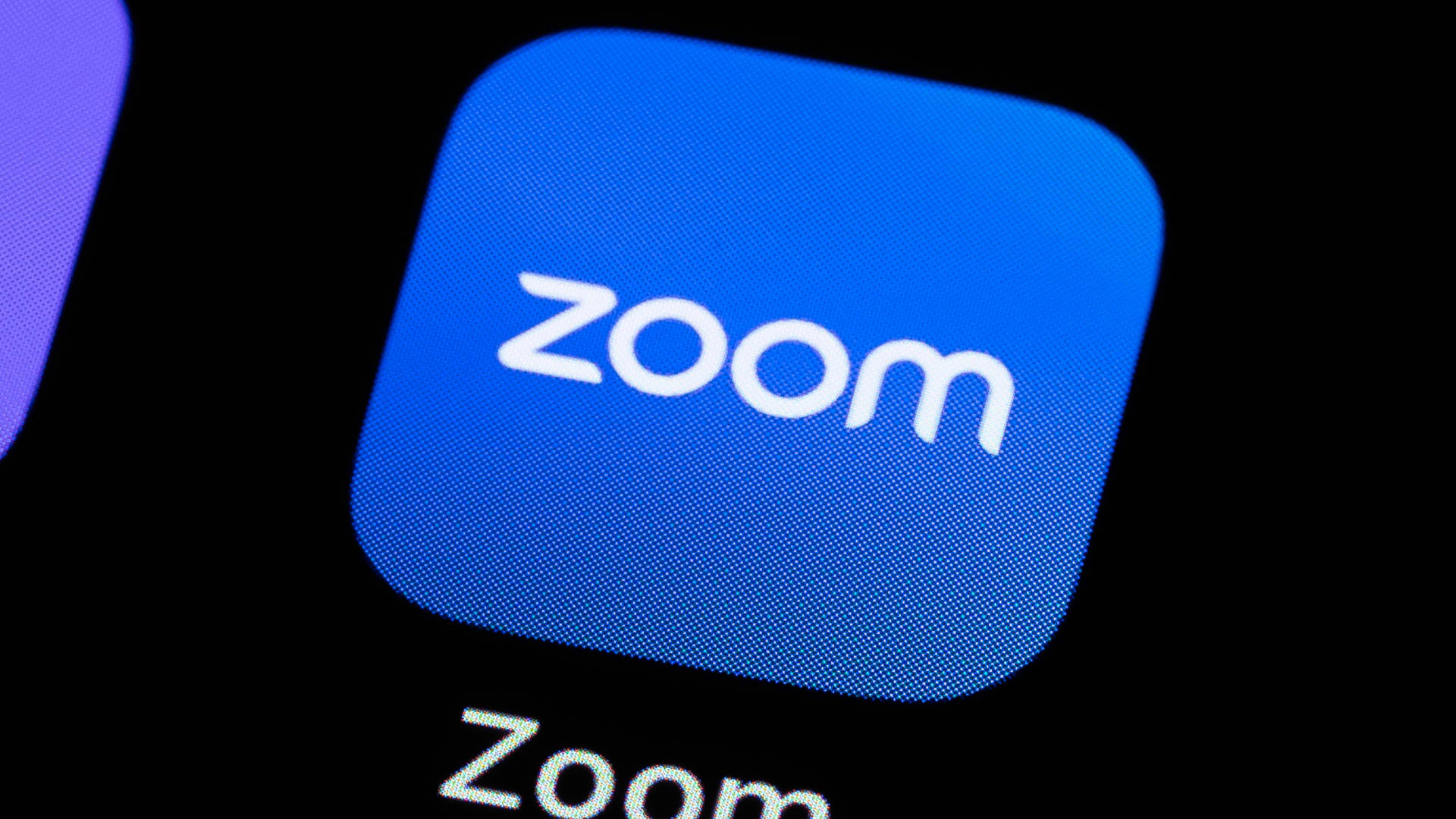 stocks-making-the-biggest-moves-after-hours:-zoom-communications,-kohl’s,-semtech-and-more