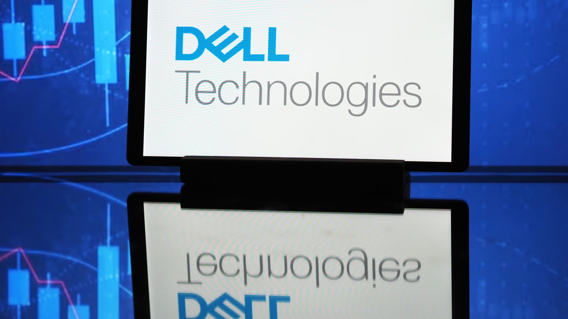 stocks-making-the-biggest-moves-after-hours:-dell-technologies,-autodesk,-workday-and-more