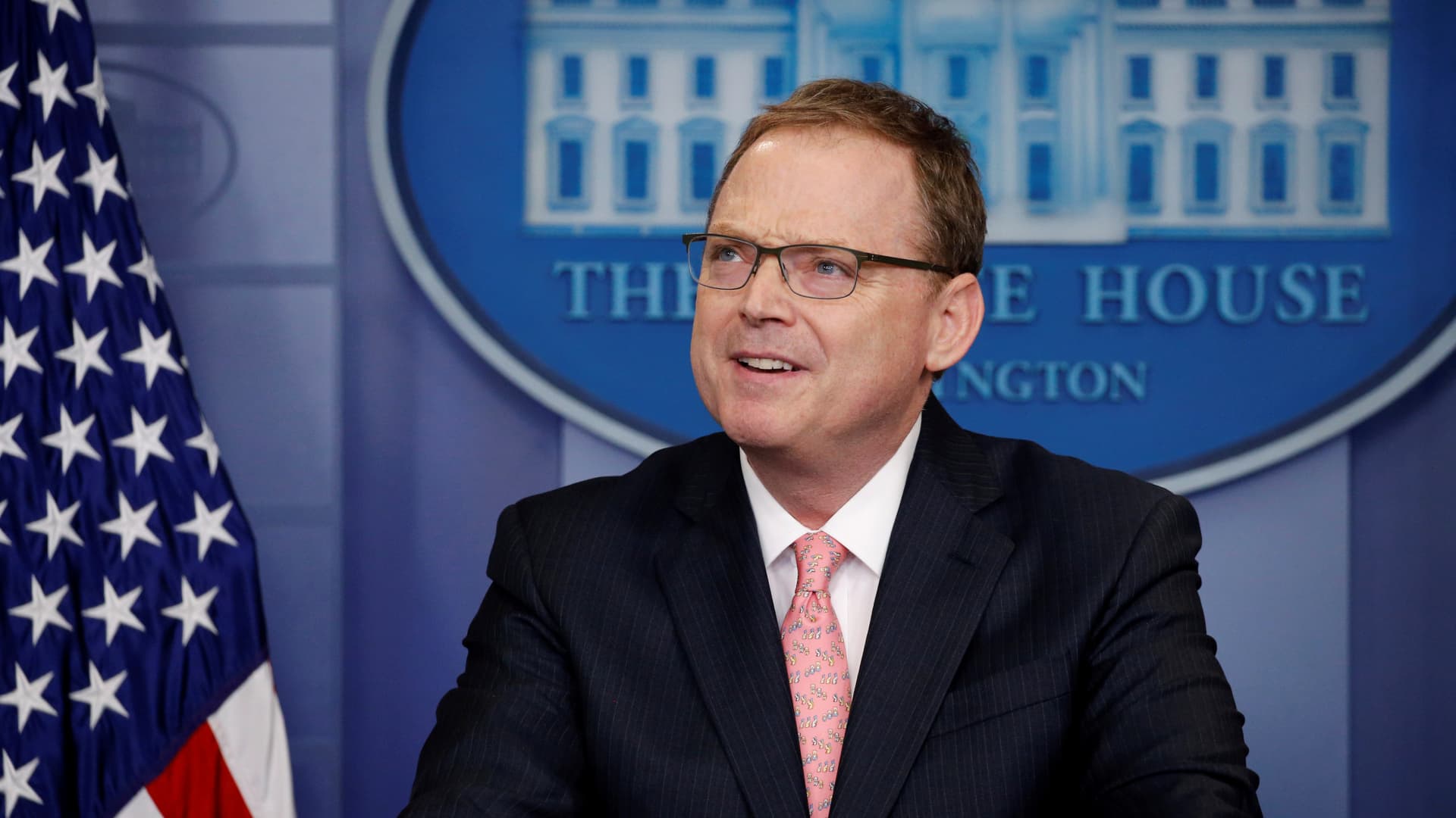 donald-trump-selects-kevin-hassett-to-lead-national-economic-council