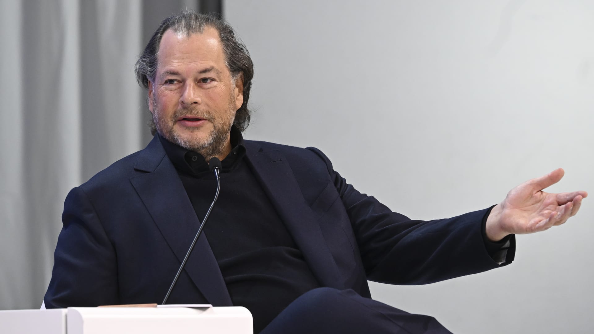 salesforce-shares-rise-after-earnings-beat-on-revenue,-fourth-quarter-guidance