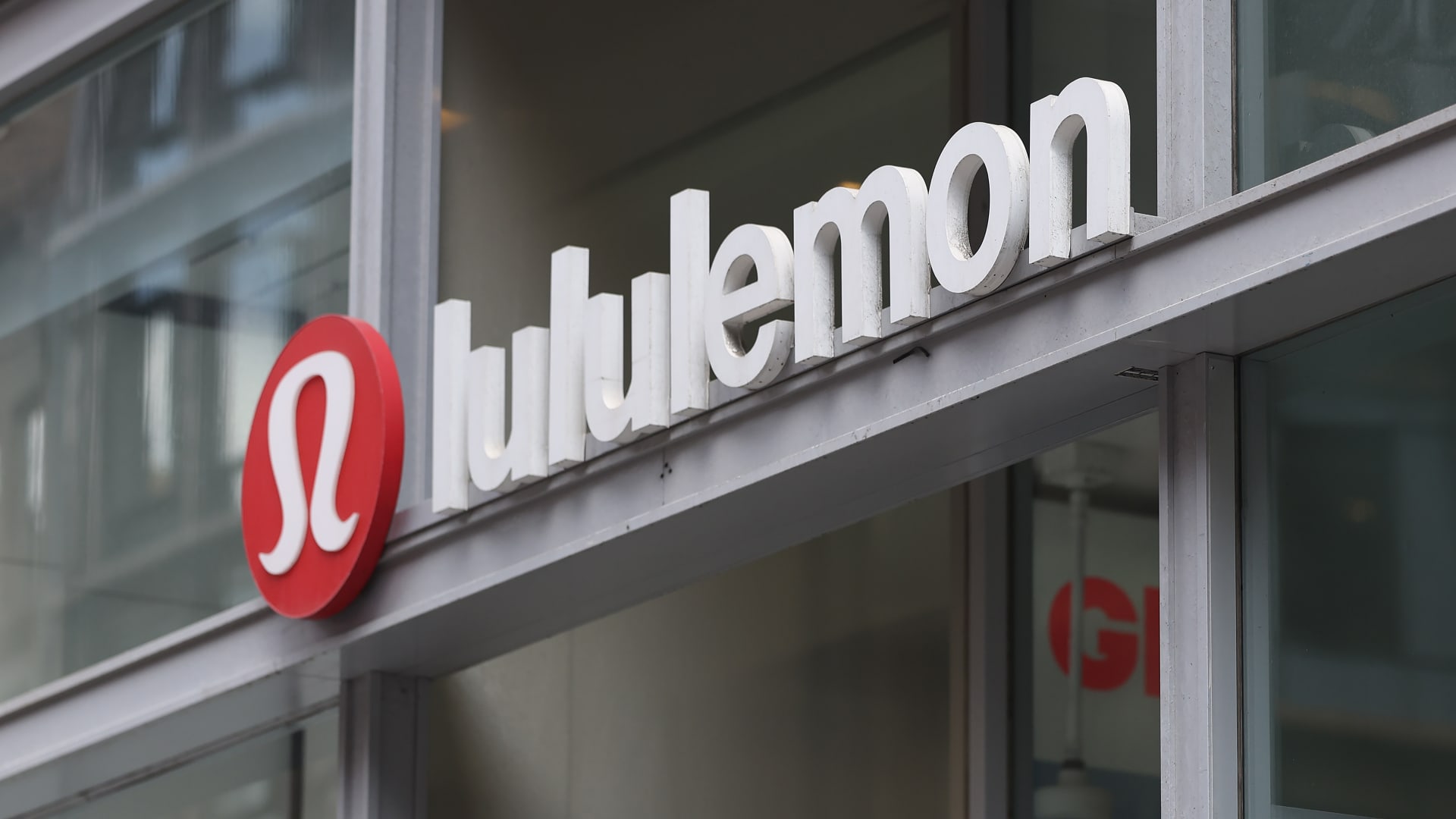 Stocks making the biggest moves midday: Lululemon, Hewlett Packard Enterprise, Rubrik, AMC Entertainment and more