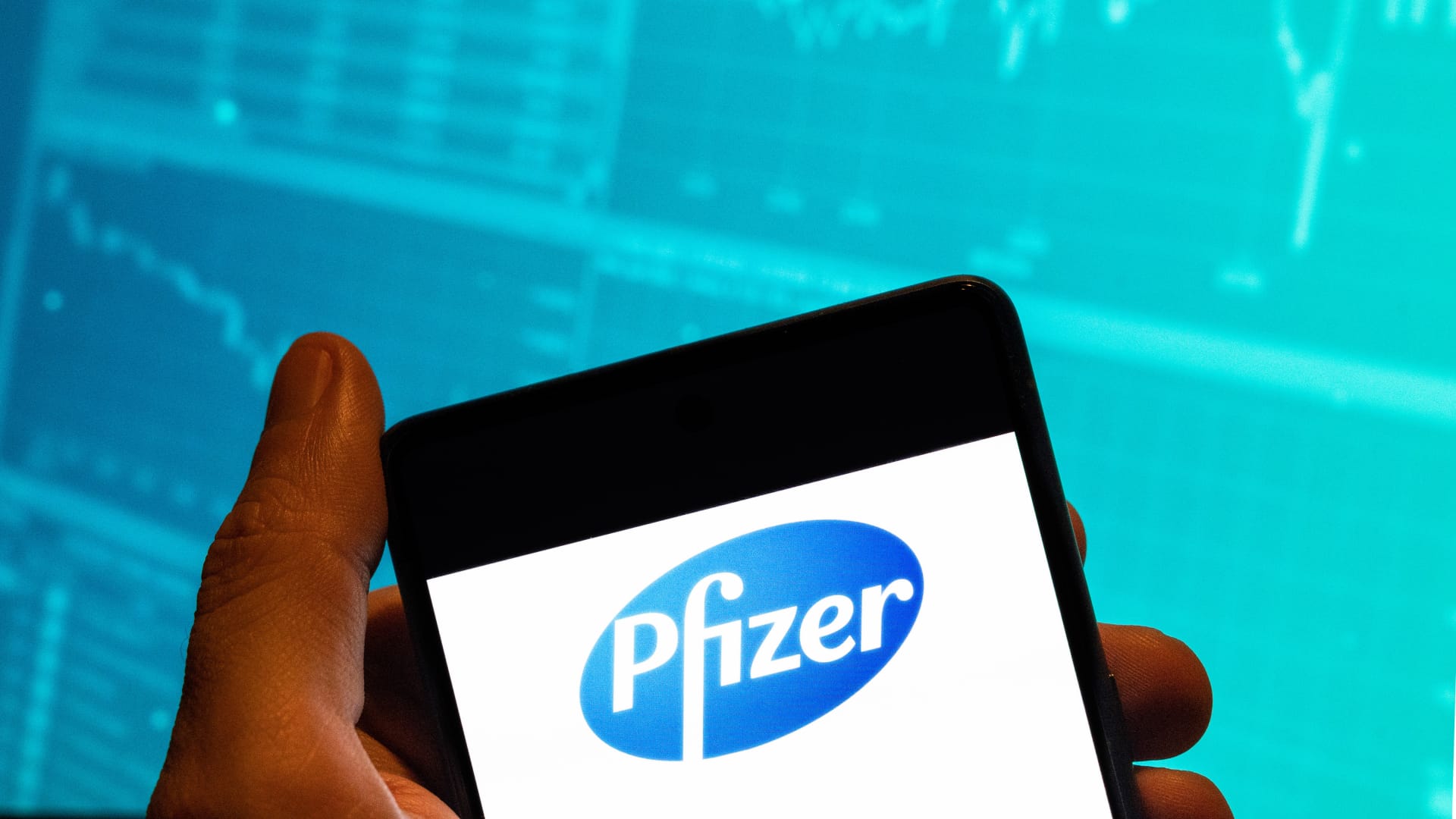 stocks-making-the-biggest-moves-premarket:-pfizer,-tesla,-solaredge,-red-cat-and-more