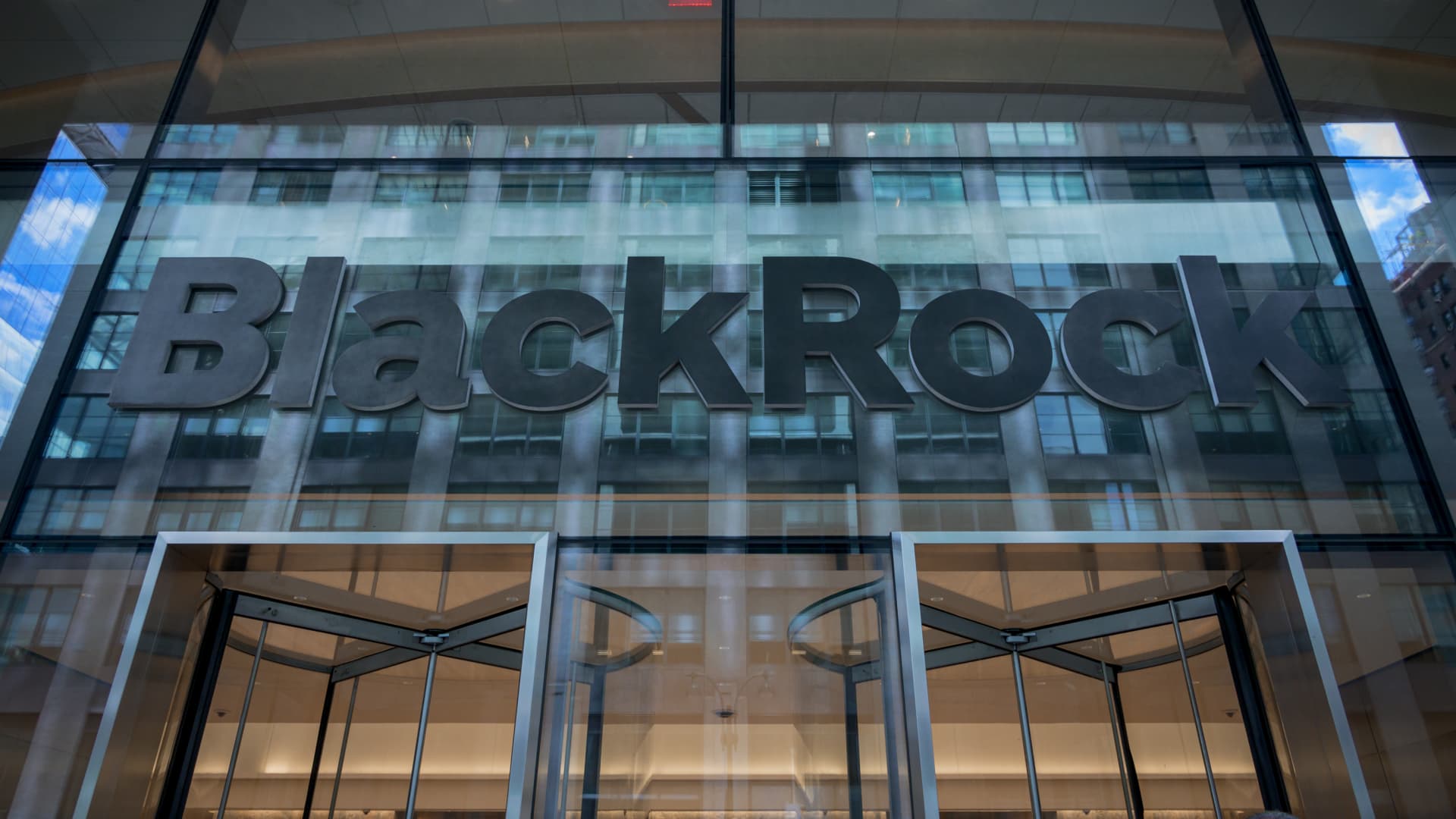 blackrock-delivers-earnings-beat-that-proves-recent-sellers-of-the-stock-wrong