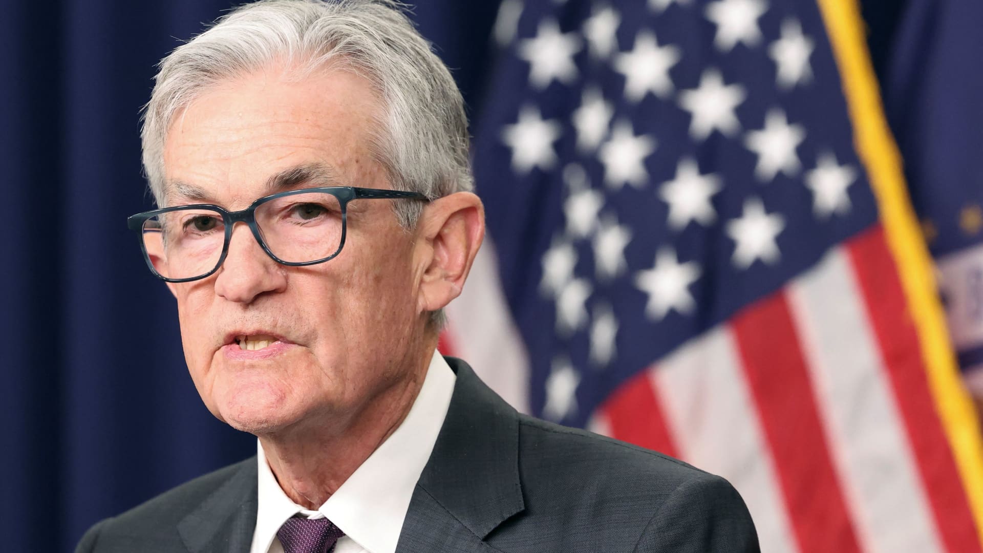 fed’s-powell-has-had-no-contact-with-trump-after-president-said-he’ll-demand-rates-drop