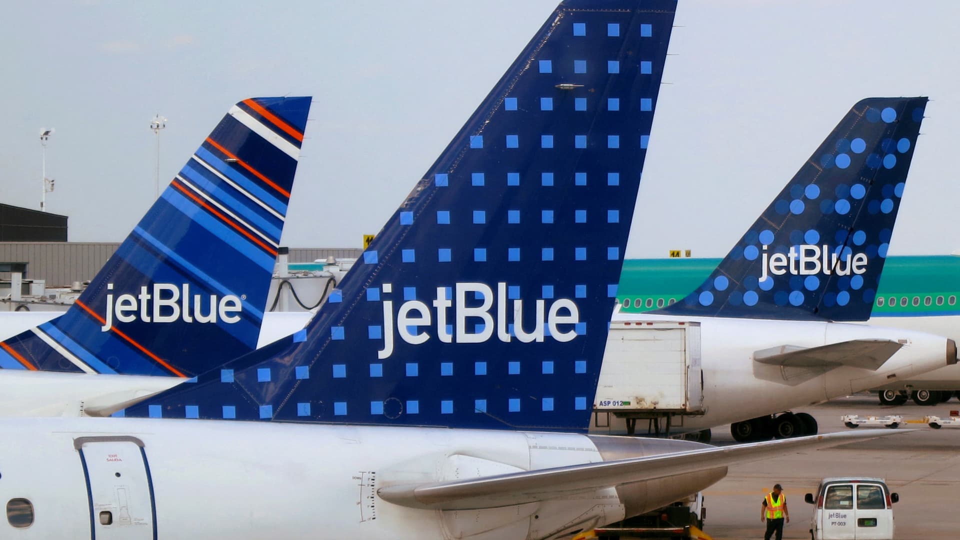 jetblue-fined-$2-million-by-dot-for-‘chronically-delayed-flights’