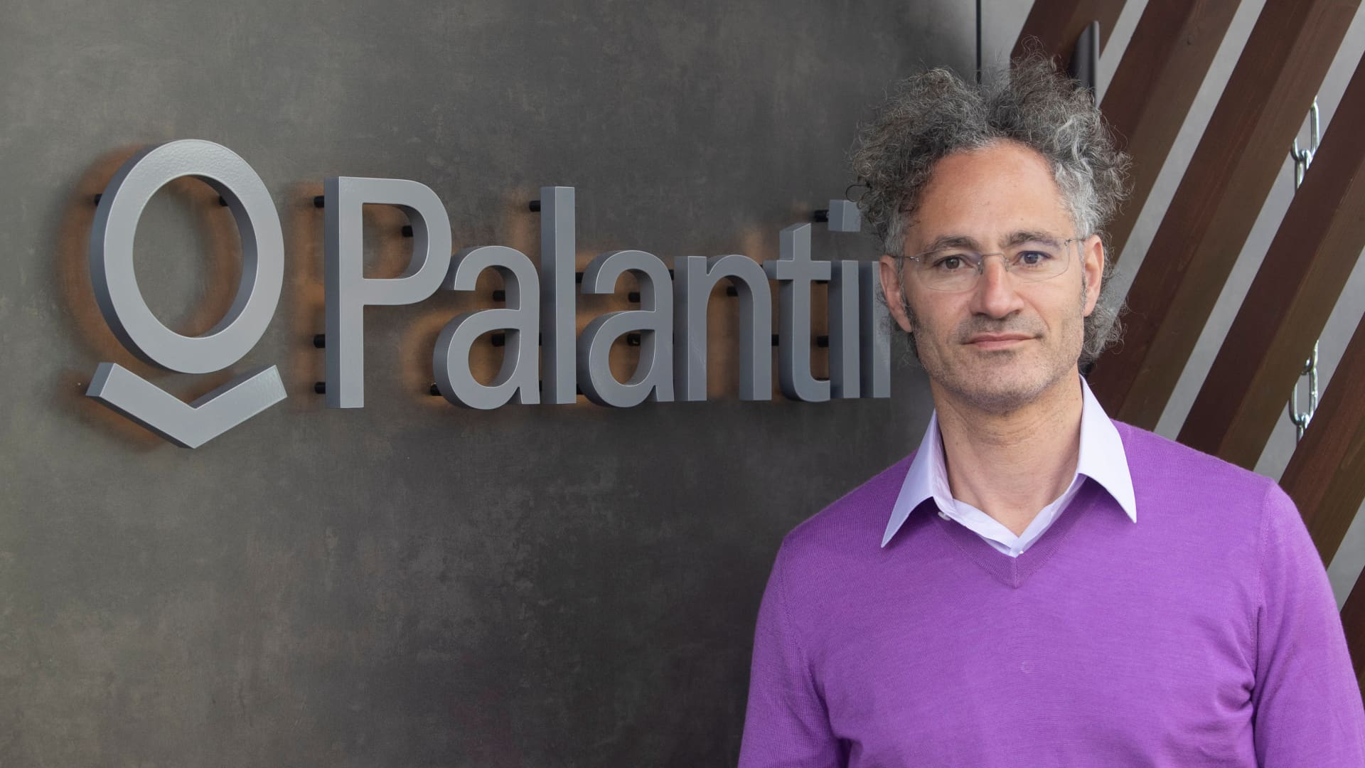 palantir-soars-more-than-23%-as-ai-powers-strong-earnings-and-guidance