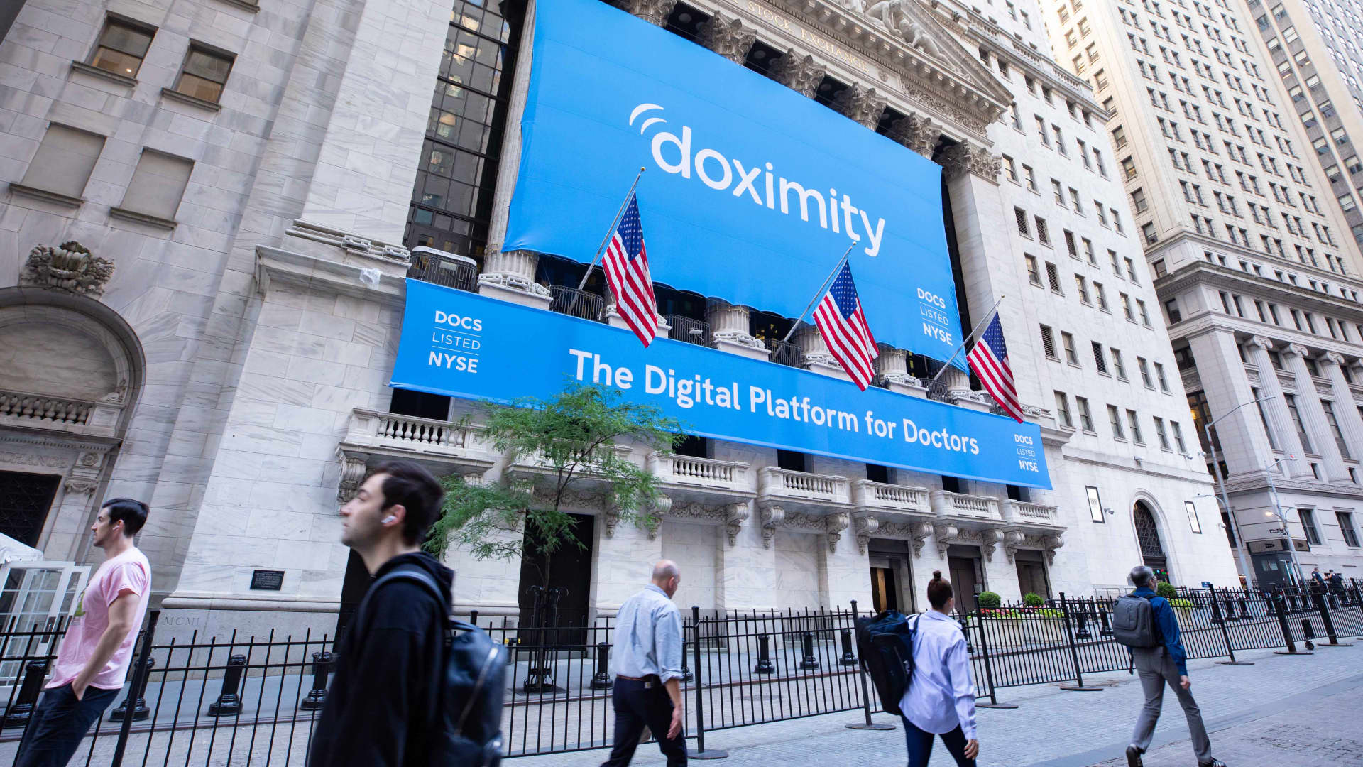 doximity-shares-soar-25%-after-company-beats-on-revenue,-raises-fiscal-year-guidance