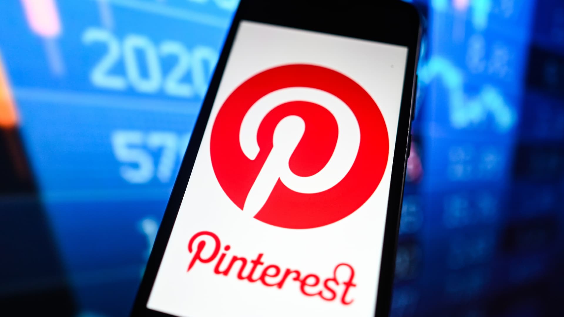 pinterest-shares-rocket-17%-on-strong-revenue-and-user-growth