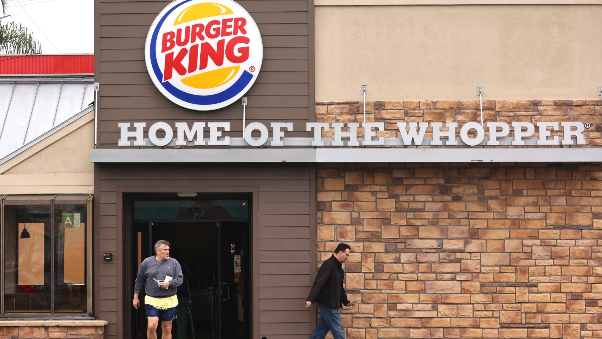 restaurant-brands-reports-2.5%-same-store-sales-growth,-fueled-by-burger-king-and-popeyes