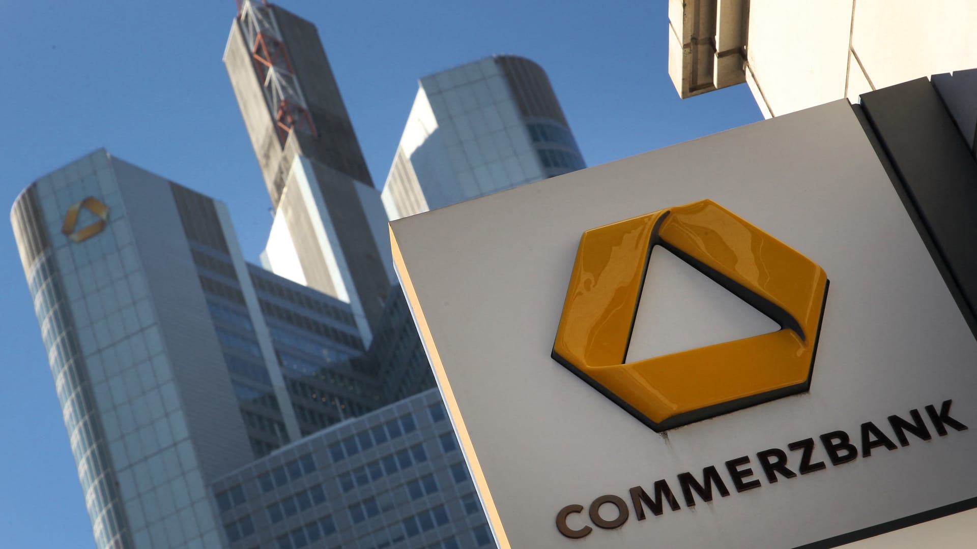 germany’s-second-largest-lender-commerzbank-to-cut-3,900-jobs-as-it-unveils-new-targets