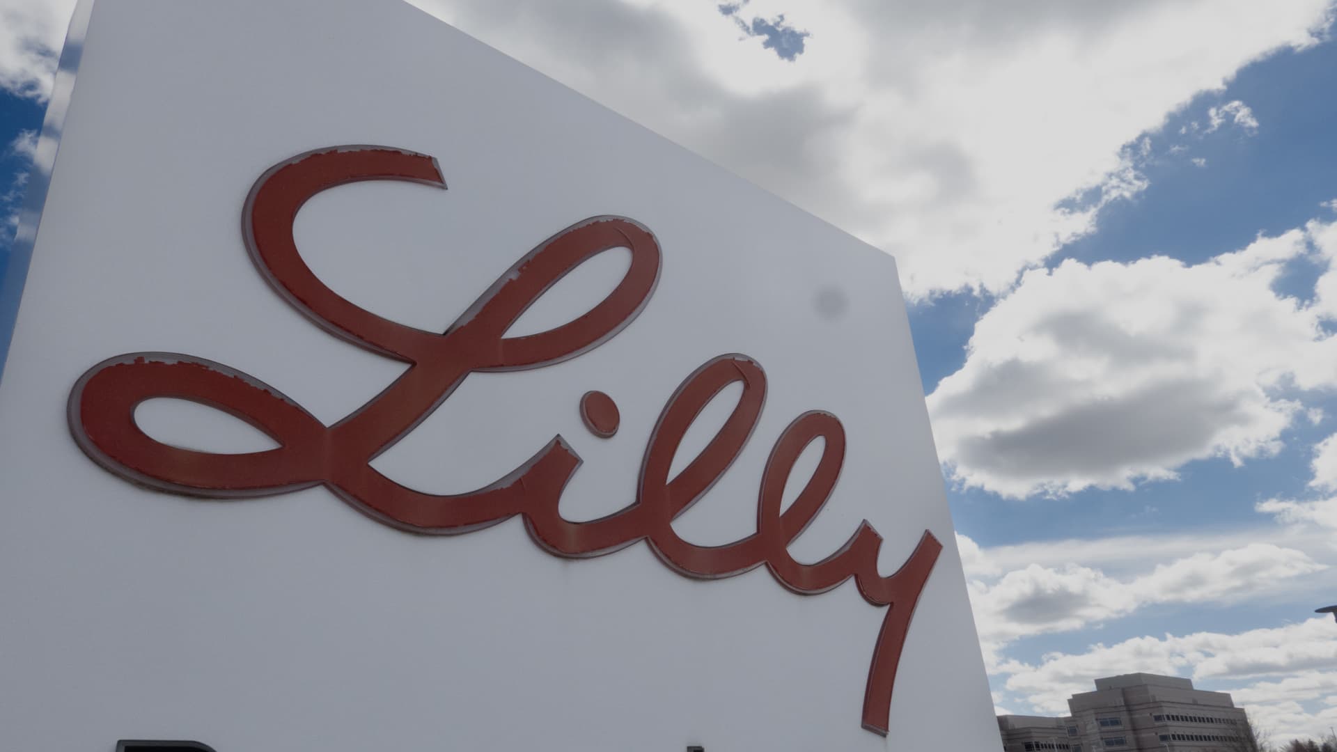 eli-lilly-aims-to-invest-in-‘big-problems-hiding-in-plain-sight’-using-obesity-windfall 