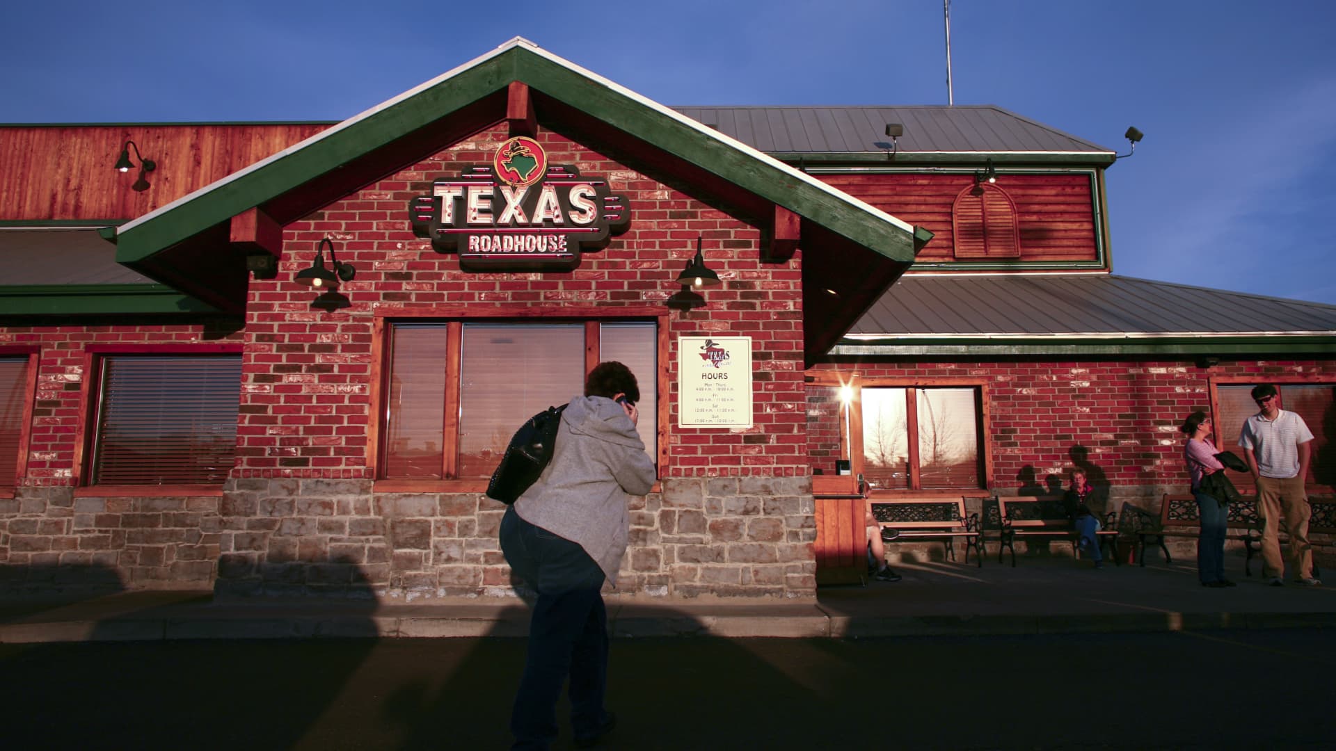 texas-roadhouse-gets-off-to-slower-current-quarter-start.-but-nothing-it-can’t-handle