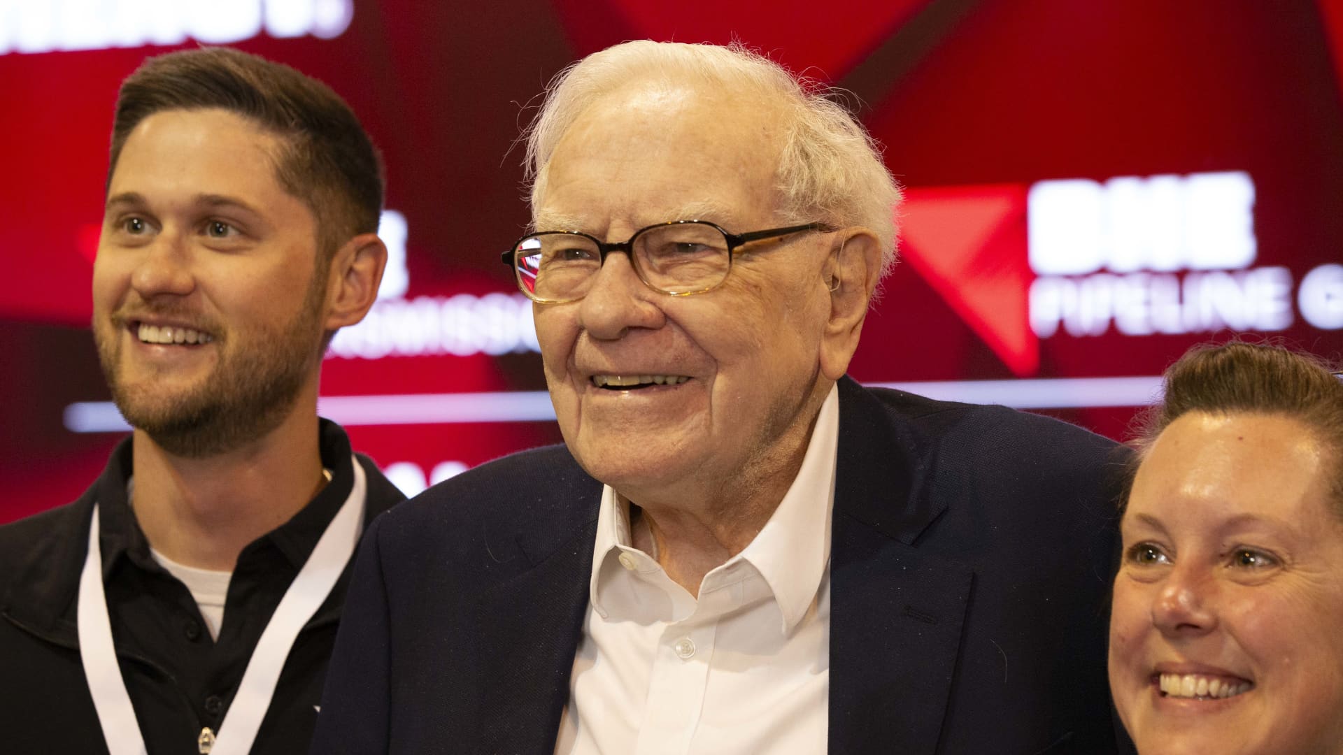 warren-buffett’s-eagerly-anticipated-annual-letter-lands-saturday.-here’s-what-to-expect