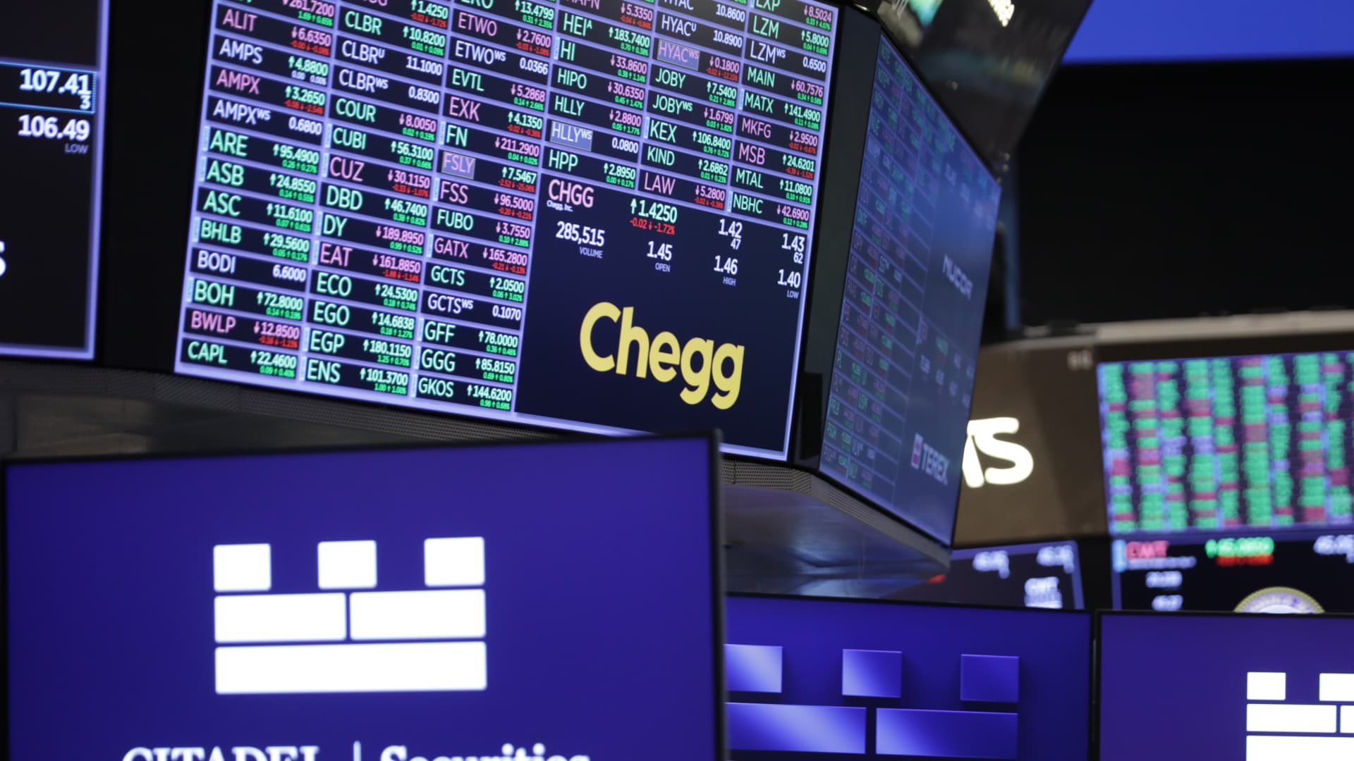 chegg-sues-google-for-hurting-traffic-with-ai-as-it-considers-strategic-alternatives